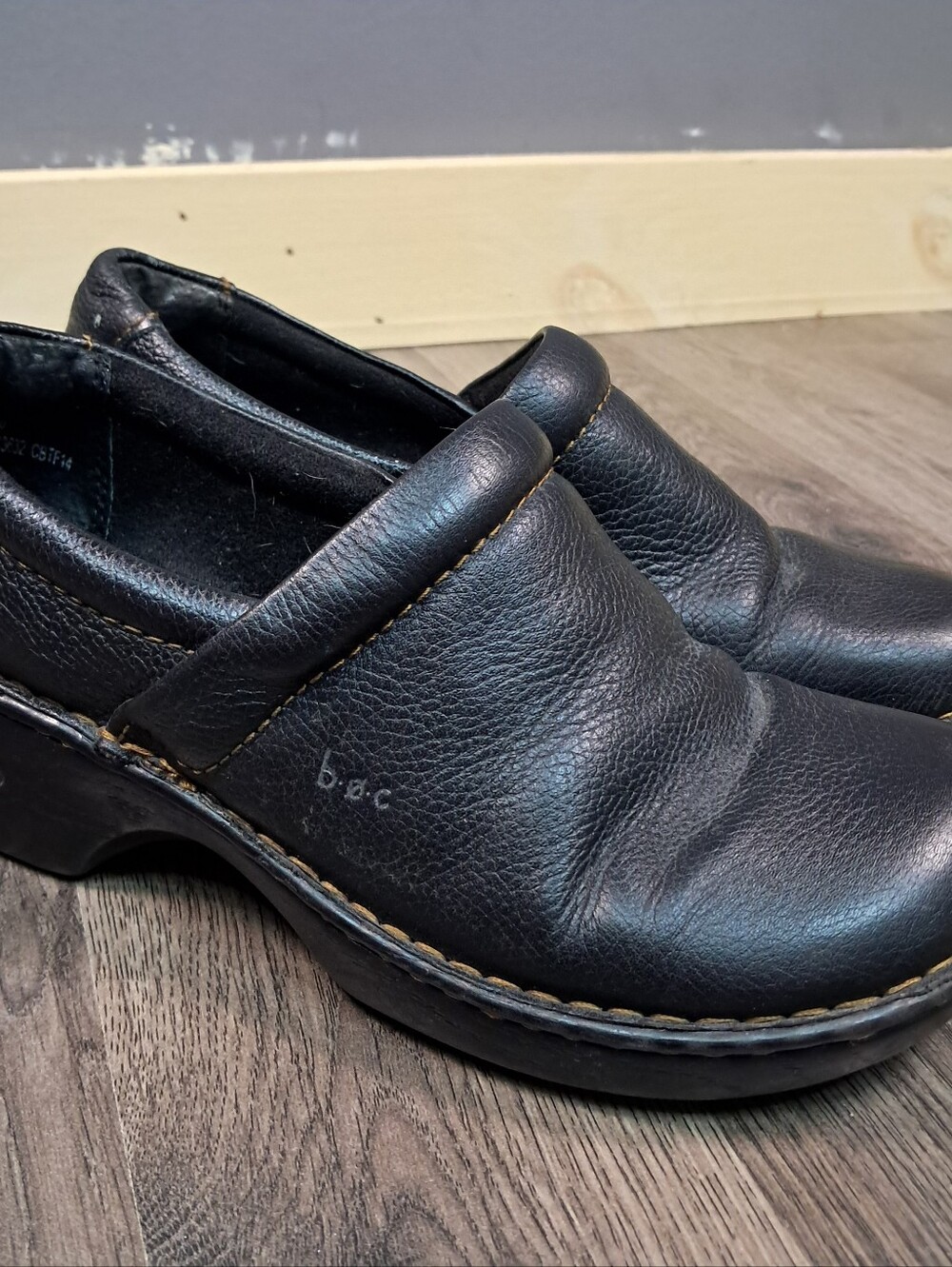B.O.C. by BORN Black Leather Peggy Clogs Women’s Size 8.5